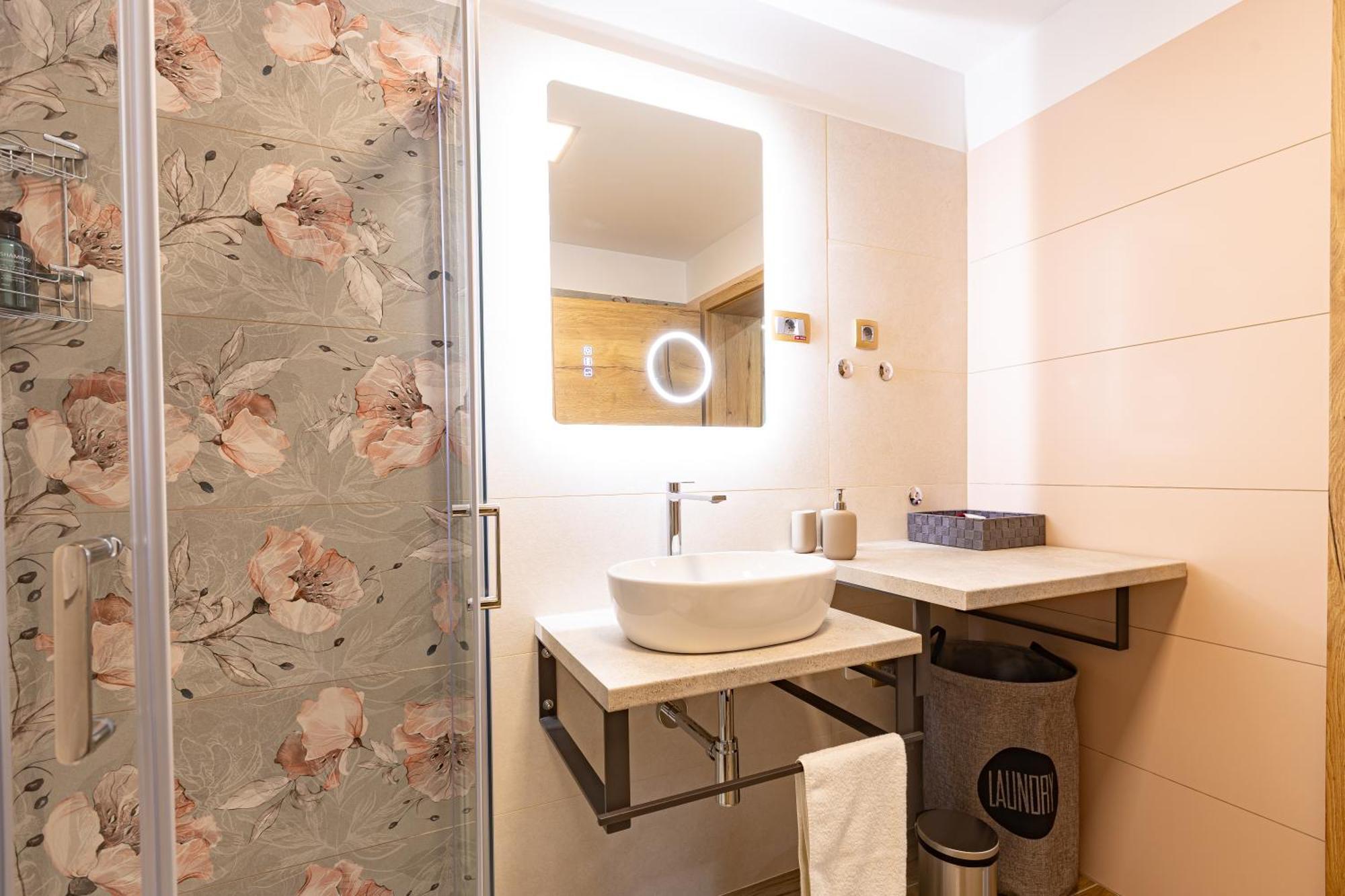 Adriatic Bay Apartments Portoroz Ngoại thất bức ảnh
